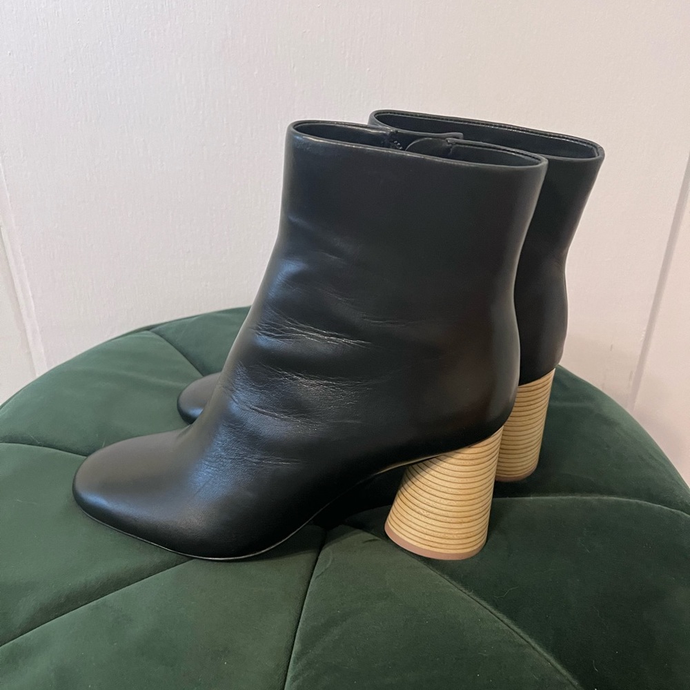 Mercedes Castillo Tomara black leather boots NEW 9.5
